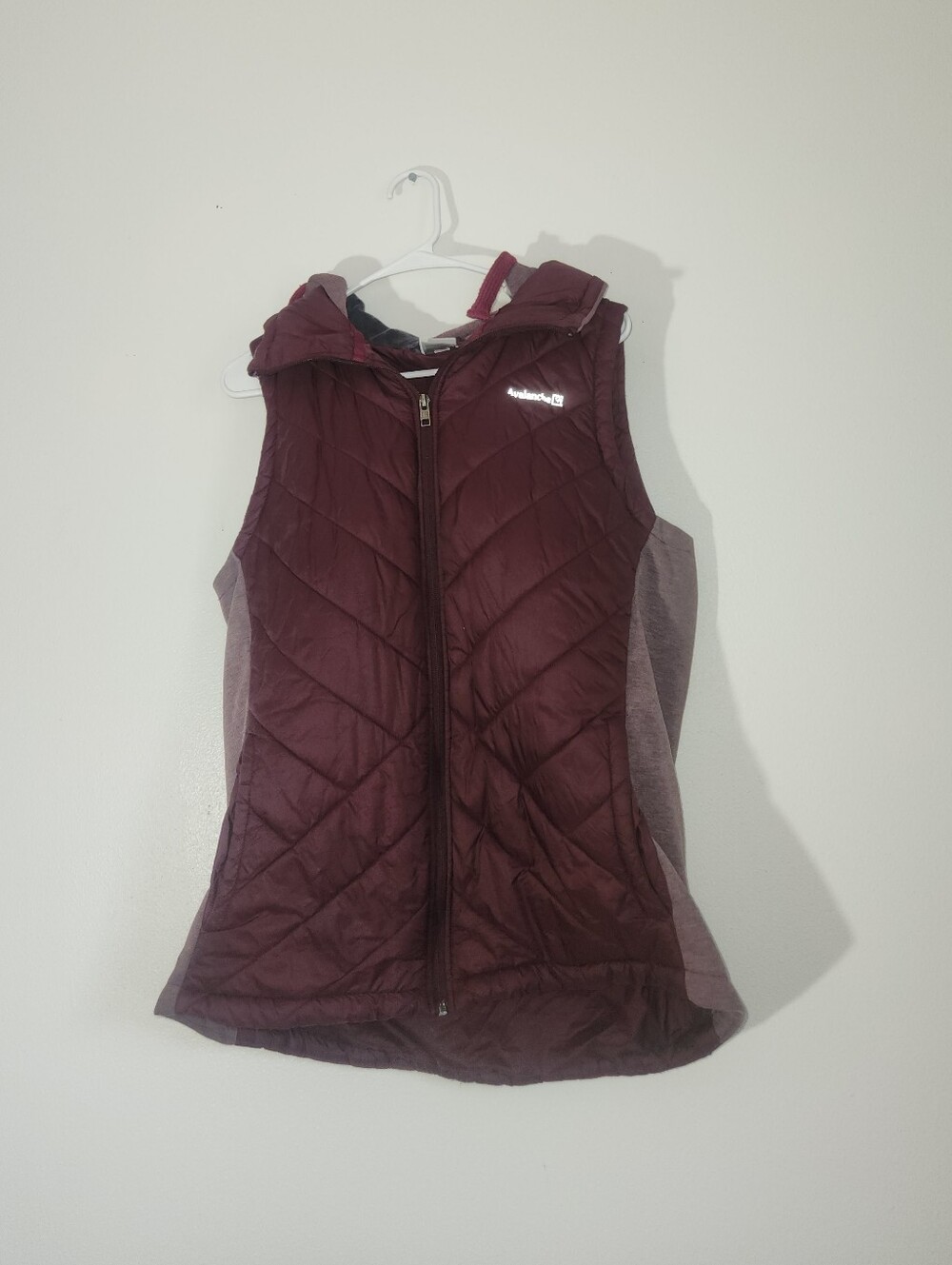 Women's Avalanche Hooded Quilted Vest in Burgundy